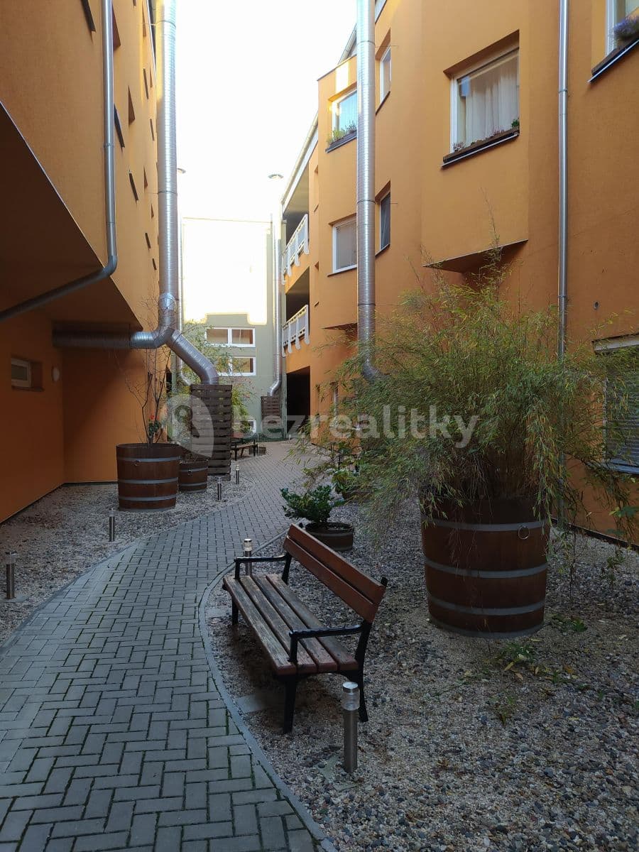 Prenájom bytu 1-izbový 41 m², Slévačská, Praha, Praha Prenájom bytu 1-izbový 41 m², Slévačská, Praha, Praha