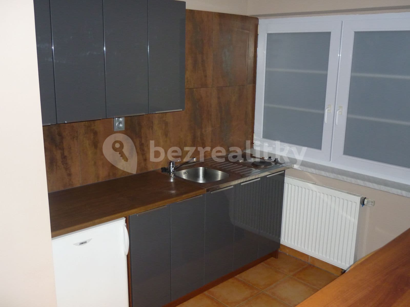 Prenájom bytu 1-izbový 30 m², Hornoměcholupská, Praha, Praha Prenájom bytu 1-izbový 30 m², Hornoměcholupská, Praha, Praha