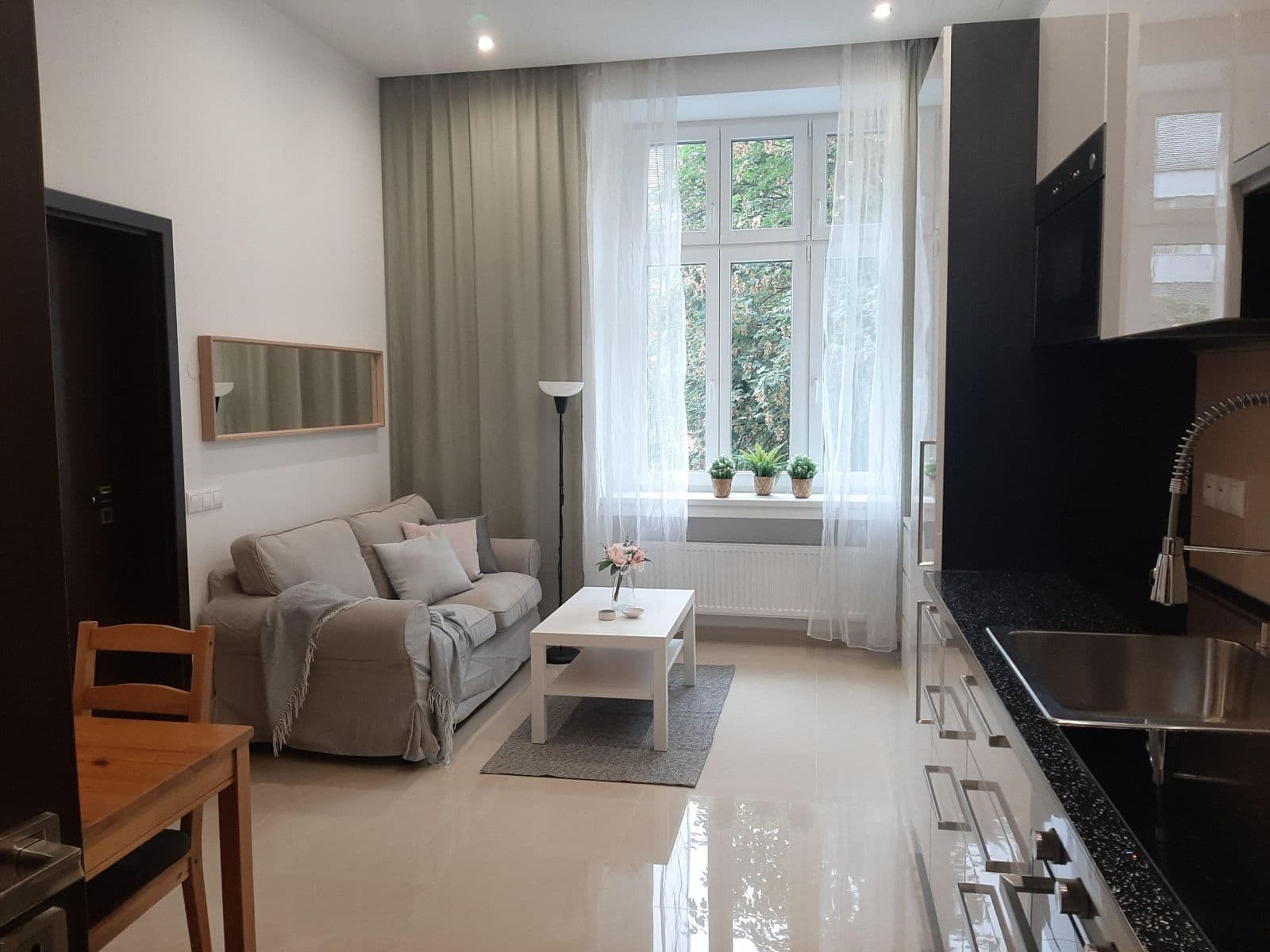 Prenájom bytu 2-izbový 54 m², Nuselská, Praha, Praha Prenájom bytu 2-izbový 54 m², Nuselská, Praha, Praha
