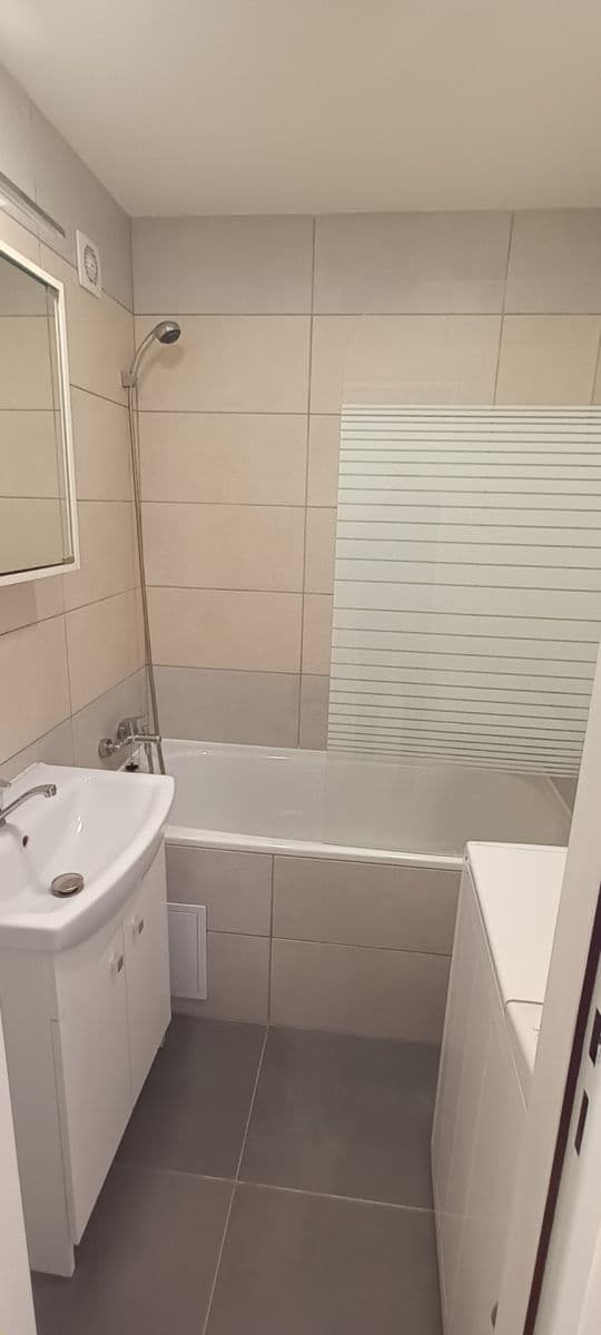 Prenájom bytu 2-izbový 51 m², Hostýnská, Praha, Praha Prenájom bytu 2-izbový 51 m², Hostýnská, Praha, Praha