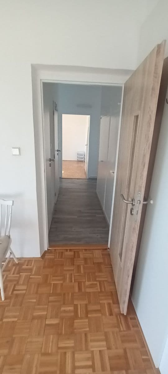 Prenájom bytu 2-izbový 51 m², Hostýnská, Praha, Praha Prenájom bytu 2-izbový 51 m², Hostýnská, Praha, Praha