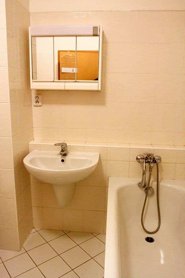 Prenájom bytu 1-izbový 38 m², Za valem, Praha, Praha Prenájom bytu 1-izbový 38 m², Za valem, Praha, Praha