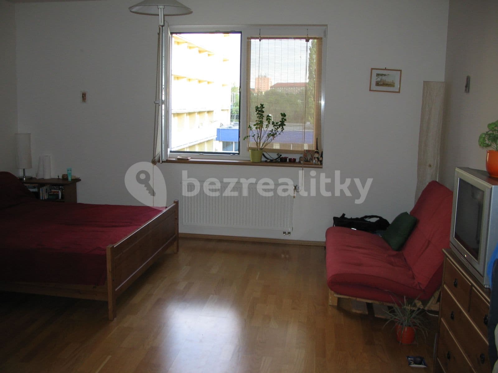Prenájom bytu 1-izbový 40 m², Jemnická, Praha, Praha Prenájom bytu 1-izbový 40 m², Jemnická, Praha, Praha