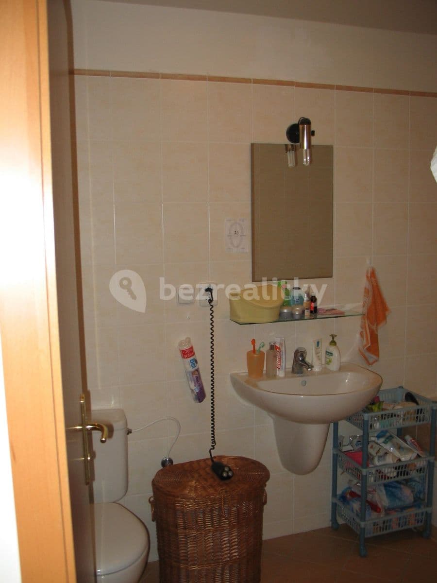 Prenájom bytu 1-izbový 40 m², Jemnická, Praha, Praha Prenájom bytu 1-izbový 40 m², Jemnická, Praha, Praha