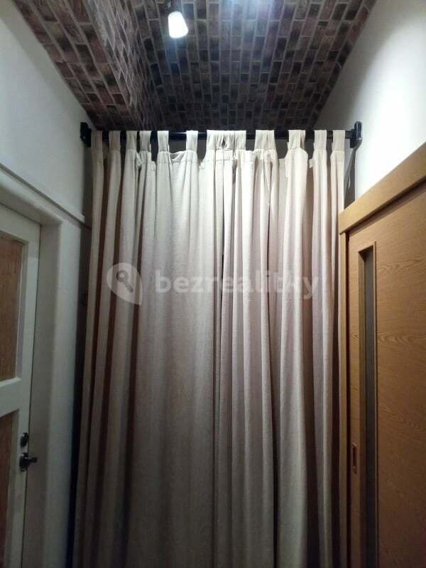 Prenájom bytu 2-izbový 40 m², Jičínská, Praha, Praha Prenájom bytu 2-izbový 40 m², Jičínská, Praha, Praha