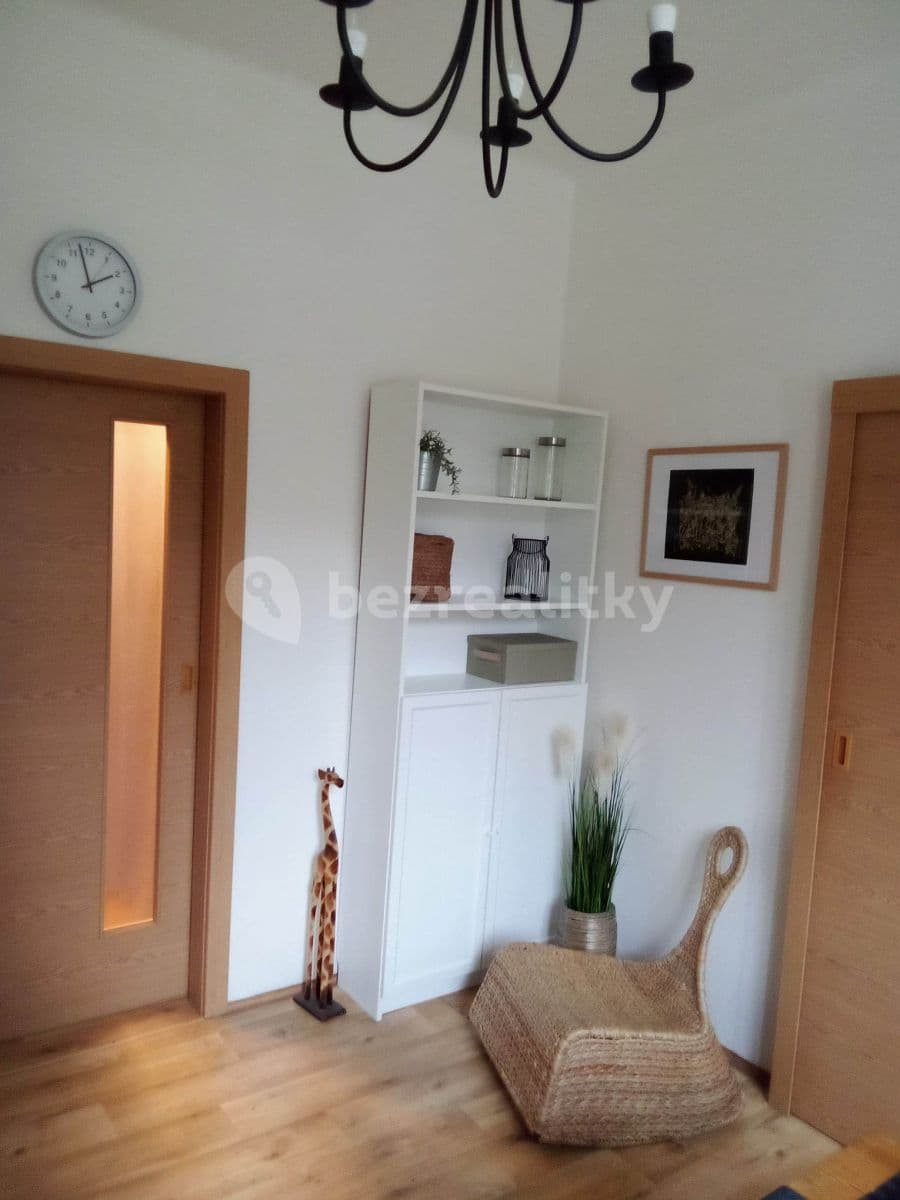 Prenájom bytu 2-izbový 40 m², Jičínská, Praha, Praha Prenájom bytu 2-izbový 40 m², Jičínská, Praha, Praha