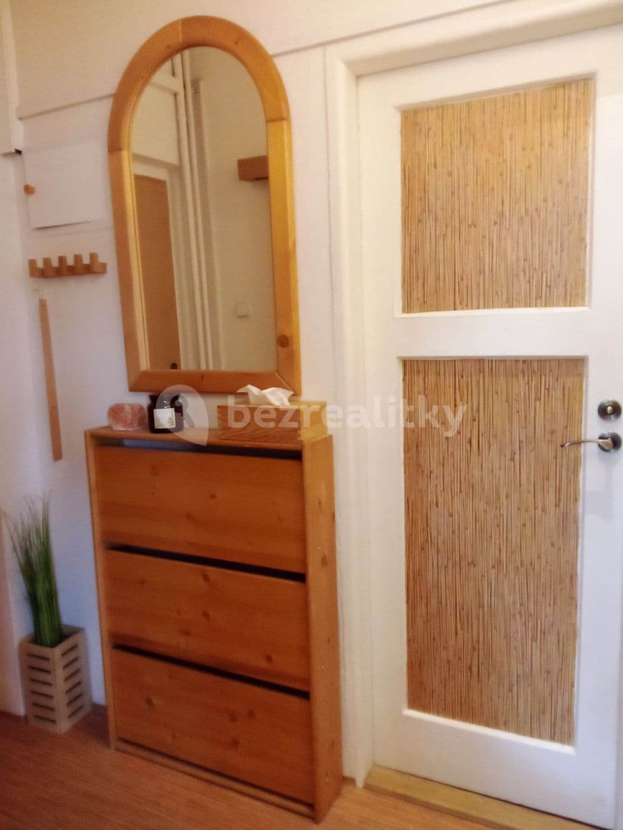 Prenájom bytu 2-izbový 40 m², Jičínská, Praha, Praha Prenájom bytu 2-izbový 40 m², Jičínská, Praha, Praha