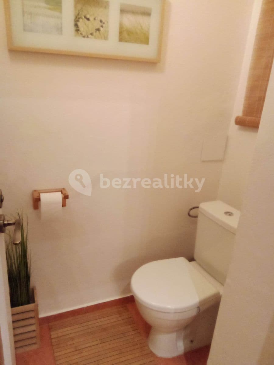 Prenájom bytu 2-izbový 40 m², Jičínská, Praha, Praha Prenájom bytu 2-izbový 40 m², Jičínská, Praha, Praha