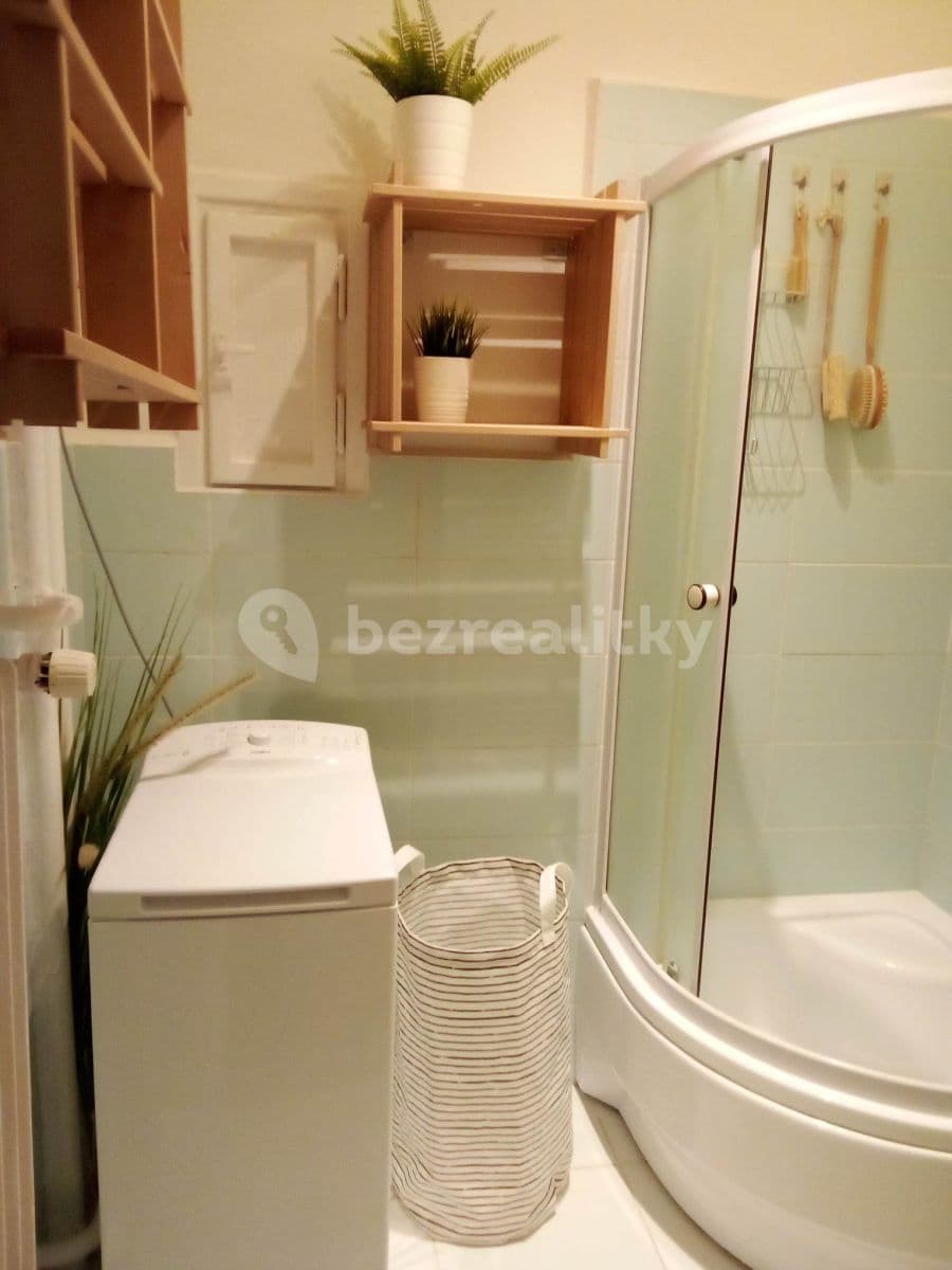 Prenájom bytu 2-izbový 40 m², Jičínská, Praha, Praha Prenájom bytu 2-izbový 40 m², Jičínská, Praha, Praha