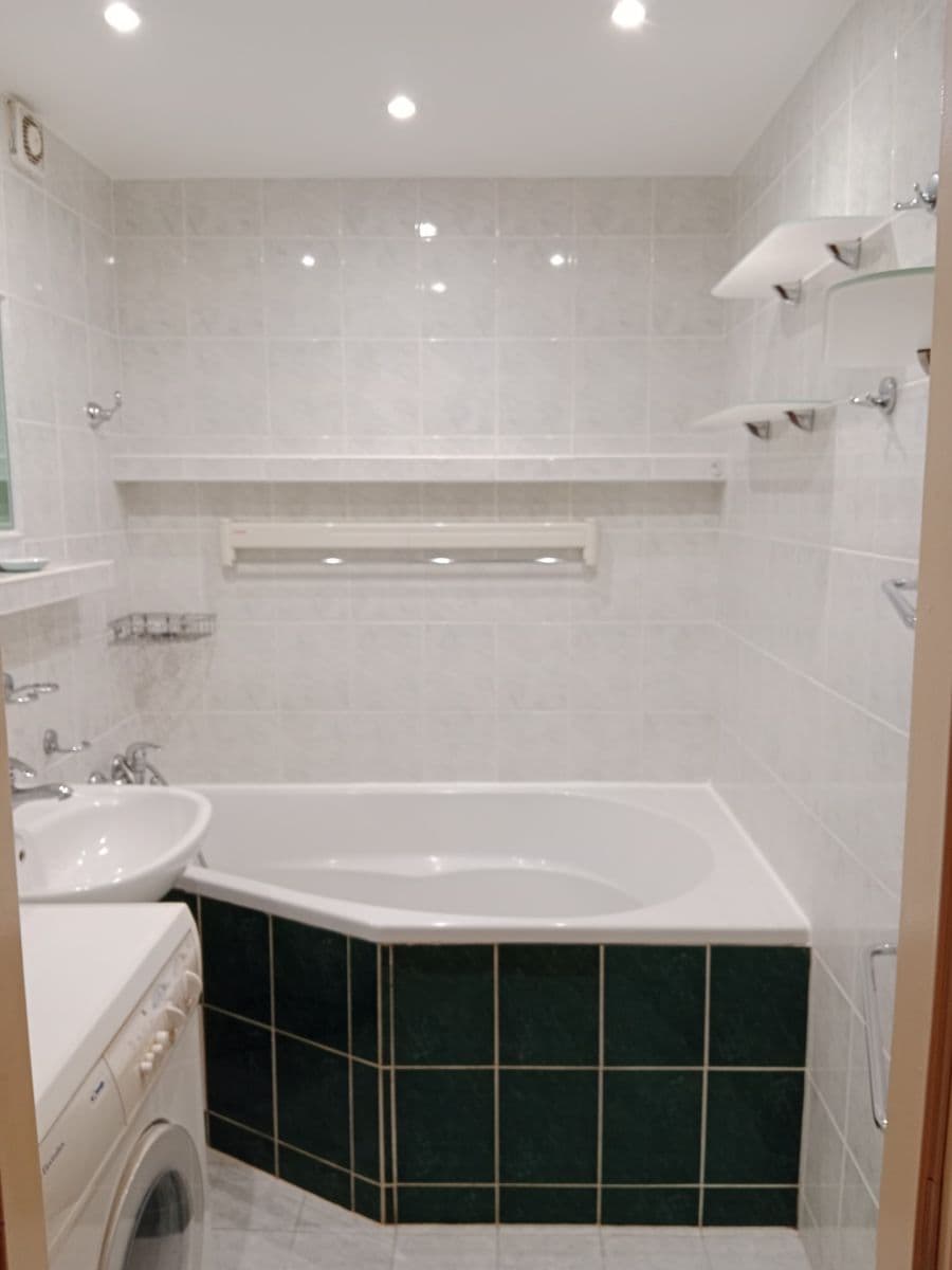 Prenájom bytu 2-izbový 45 m², U Děkanky, Praha, Praha Prenájom bytu 2-izbový 45 m², U Děkanky, Praha, Praha