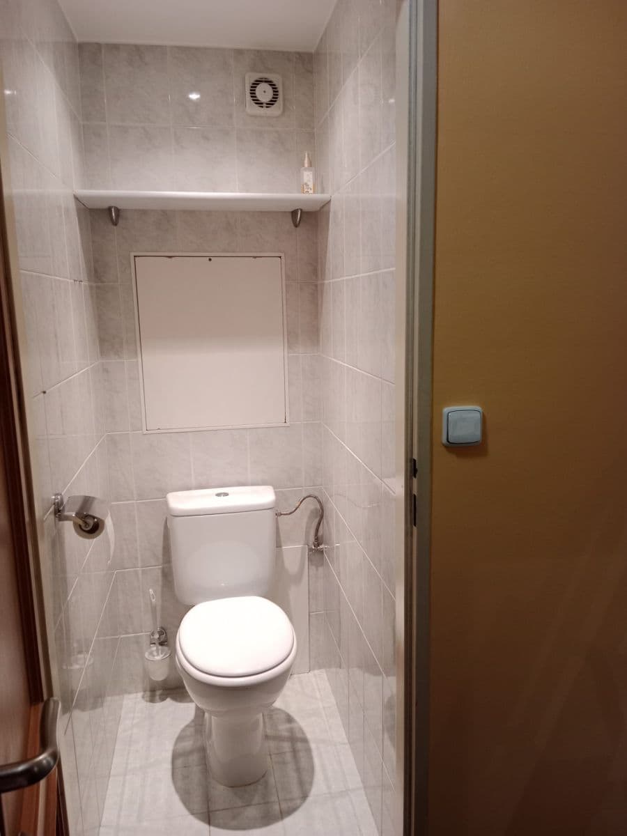Prenájom bytu 2-izbový 45 m², U Děkanky, Praha, Praha Prenájom bytu 2-izbový 45 m², U Děkanky, Praha, Praha