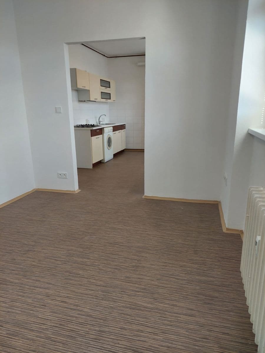 Prenájom bytu 2-izbový 41 m², Gočárova třída, Hradec Králové, Královéhradecký kraj Prenájom bytu 2-izbový 41 m², Gočárova třída, Hradec Králové, Královéhradecký kraj