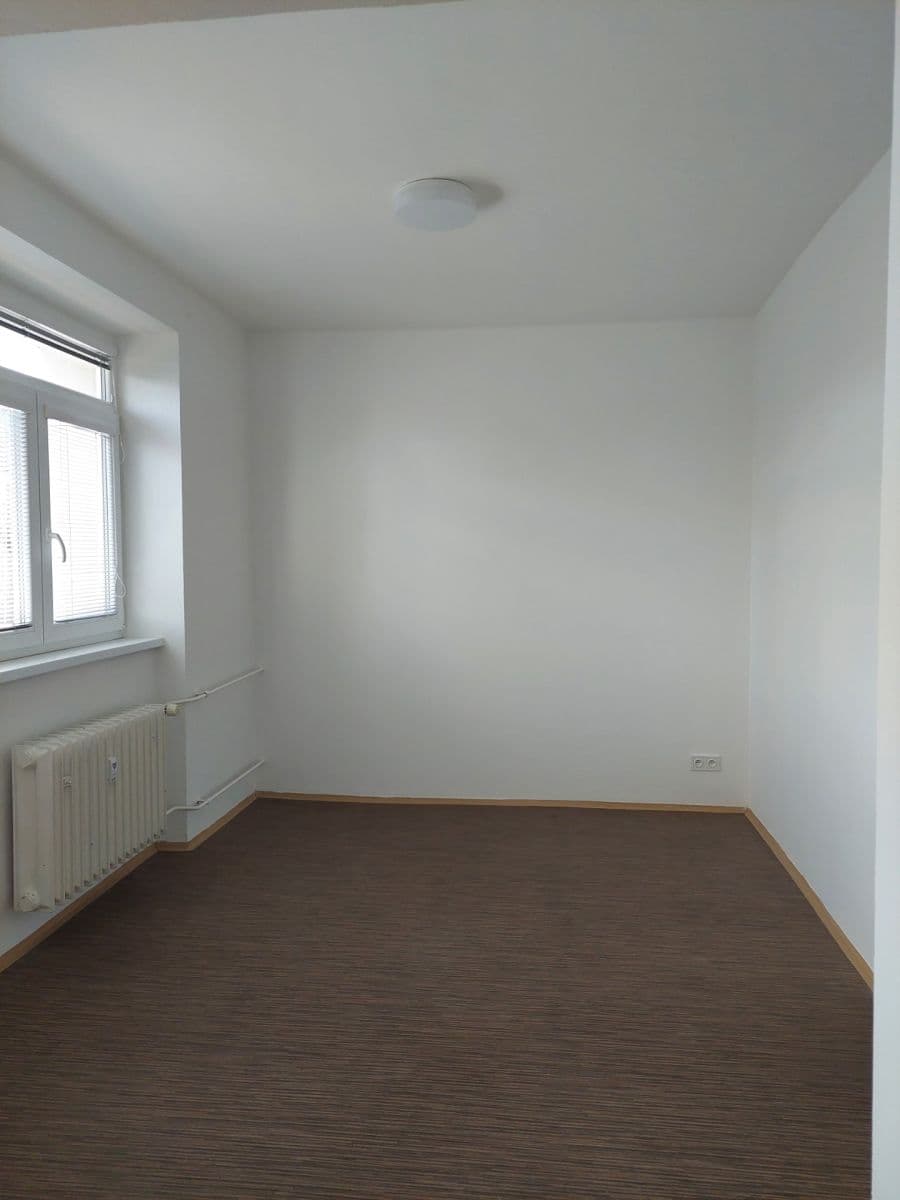 Prenájom bytu 2-izbový 41 m², Gočárova třída, Hradec Králové, Královéhradecký kraj Prenájom bytu 2-izbový 41 m², Gočárova třída, Hradec Králové, Královéhradecký kraj