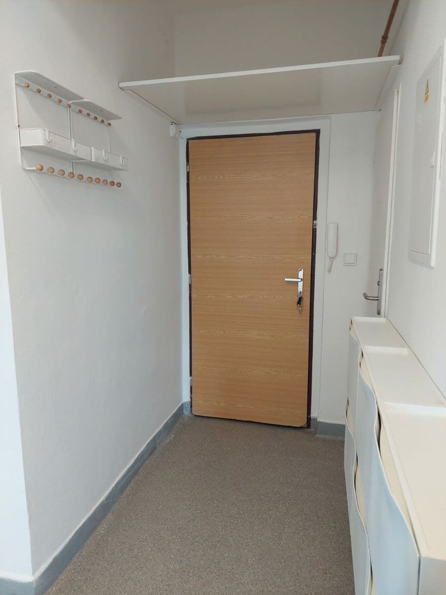 Prenájom bytu 2-izbový 41 m², Gočárova třída, Hradec Králové, Královéhradecký kraj Prenájom bytu 2-izbový 41 m², Gočárova třída, Hradec Králové, Královéhradecký kraj