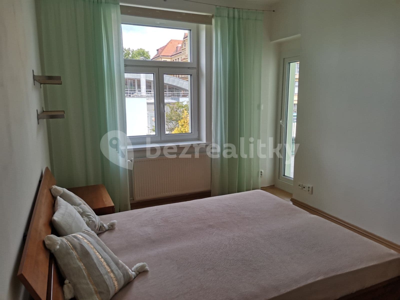 Prenájom bytu 2-izbový 63 m², Na Topolce, Praha, Praha Prenájom bytu 2-izbový 63 m², Na Topolce, Praha, Praha