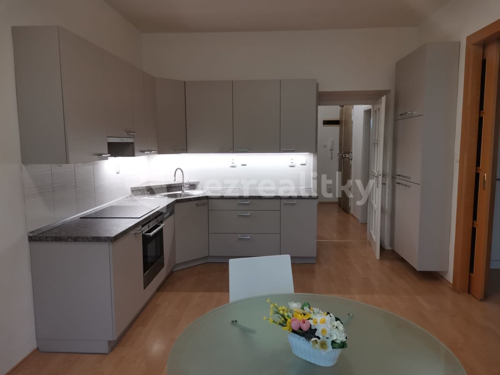 Prenájom bytu 2-izbový 63 m², Na Topolce, Praha, Praha Prenájom bytu 2-izbový 63 m², Na Topolce, Praha, Praha