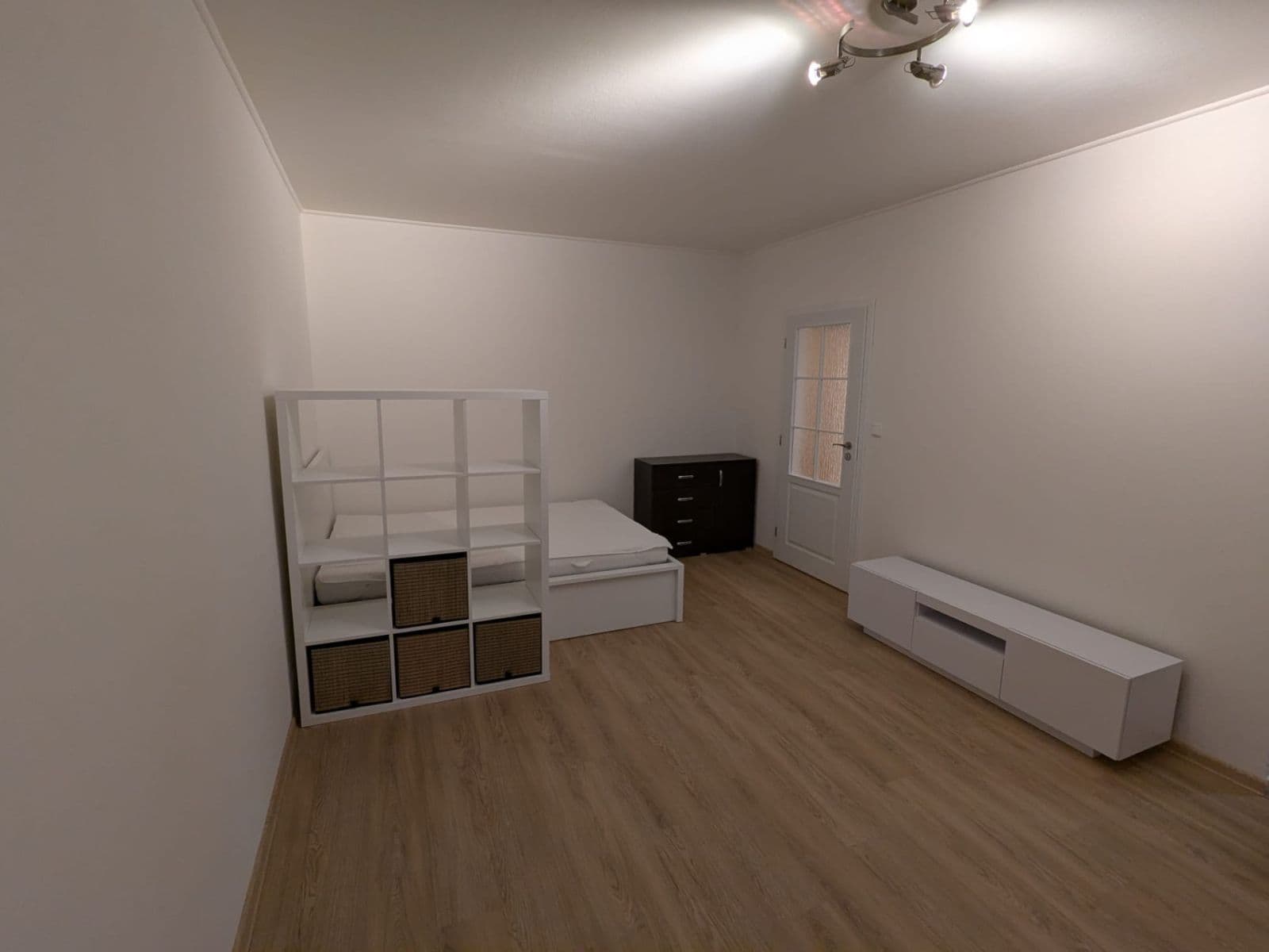 Prenájom bytu 1-izbový 29 m², Botevova, Praha, Praha Prenájom bytu 1-izbový 29 m², Botevova, Praha, Praha