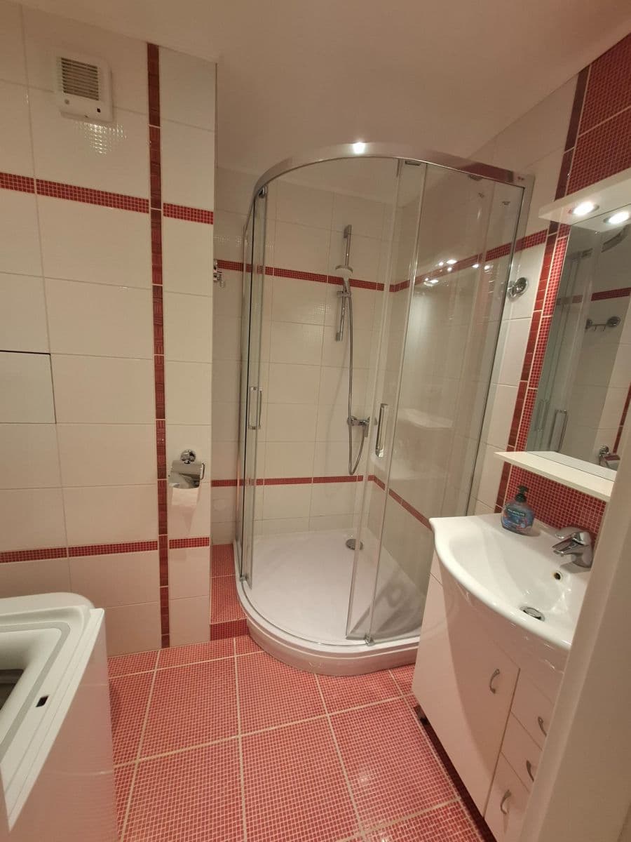 Prenájom bytu 1-izbový 29 m², Botevova, Praha, Praha Prenájom bytu 1-izbový 29 m², Botevova, Praha, Praha