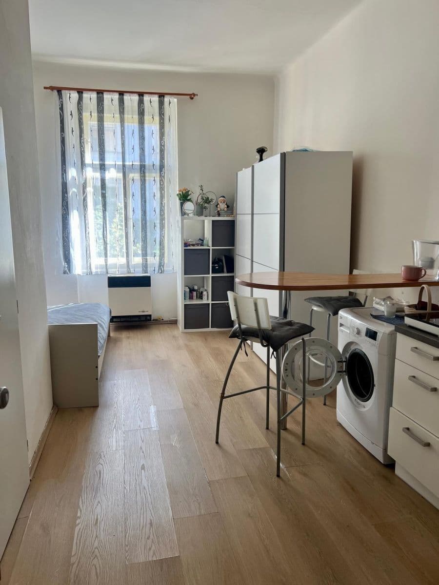 Prenájom bytu Garsoniéra 19 m², Jagellonská, Praha, Praha Prenájom bytu Garsoniéra 19 m², Jagellonská, Praha, Praha