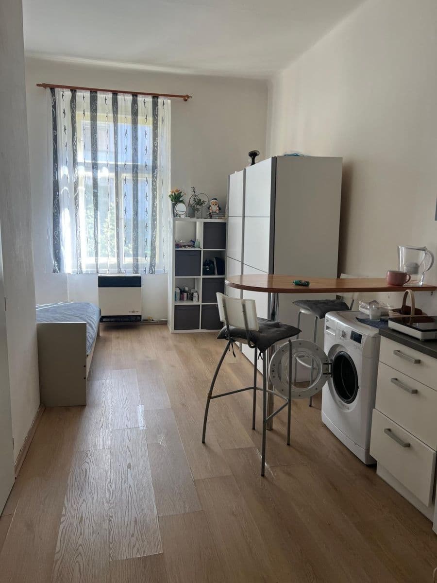Prenájom bytu Garsoniéra 19 m², Jagellonská, Praha, Praha Prenájom bytu Garsoniéra 19 m², Jagellonská, Praha, Praha