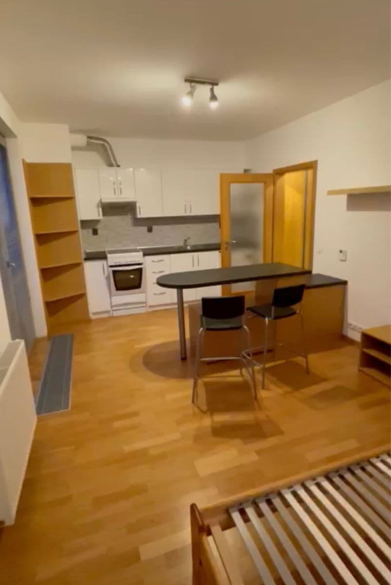 Prenájom bytu 1-izbový 31 m², Drahobejlova, Praha, Praha Prenájom bytu 1-izbový 31 m², Drahobejlova, Praha, Praha