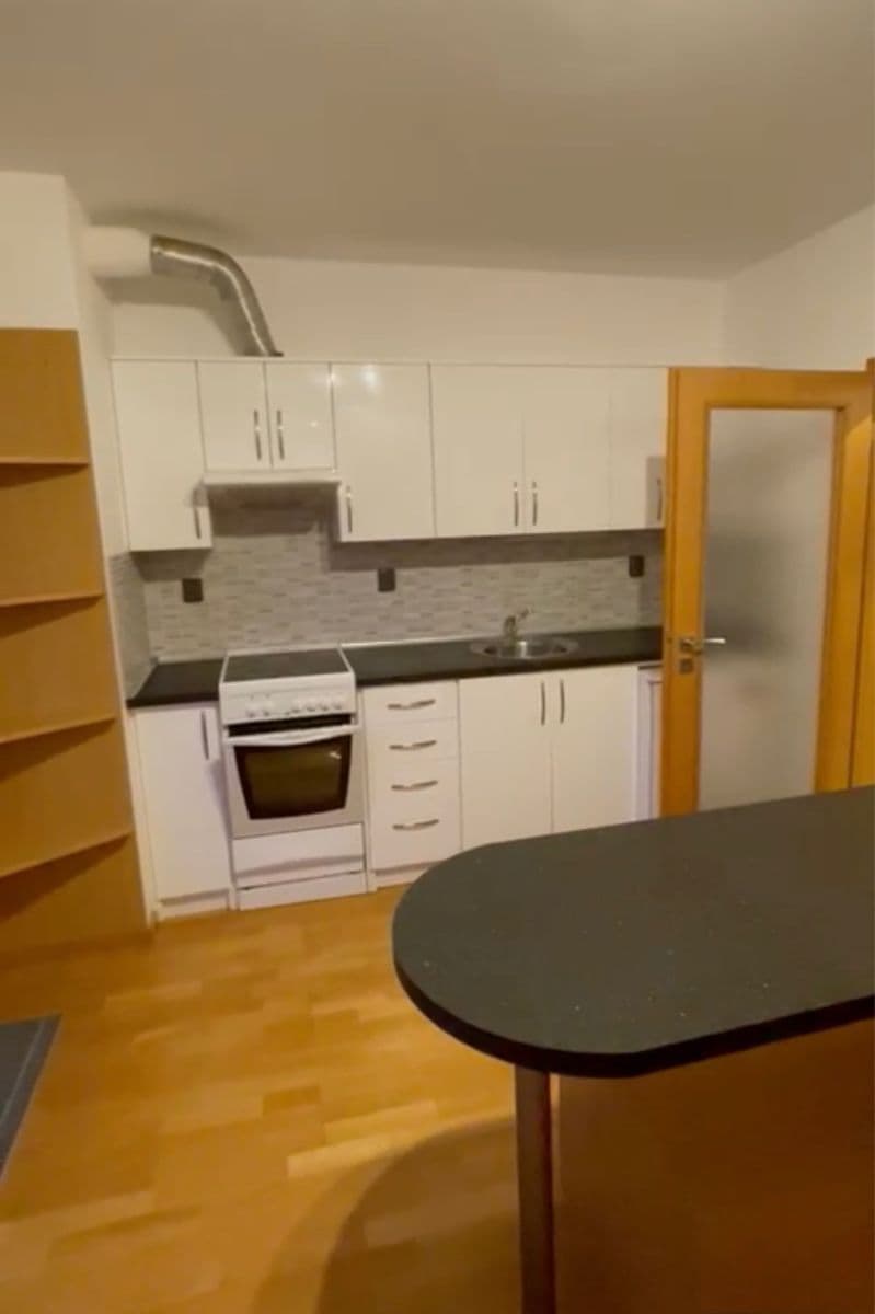 Prenájom bytu 1-izbový 31 m², Drahobejlova, Praha, Praha Prenájom bytu 1-izbový 31 m², Drahobejlova, Praha, Praha