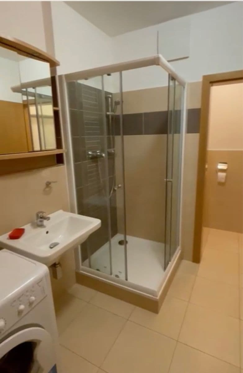 Prenájom bytu 1-izbový 31 m², Drahobejlova, Praha, Praha Prenájom bytu 1-izbový 31 m², Drahobejlova, Praha, Praha