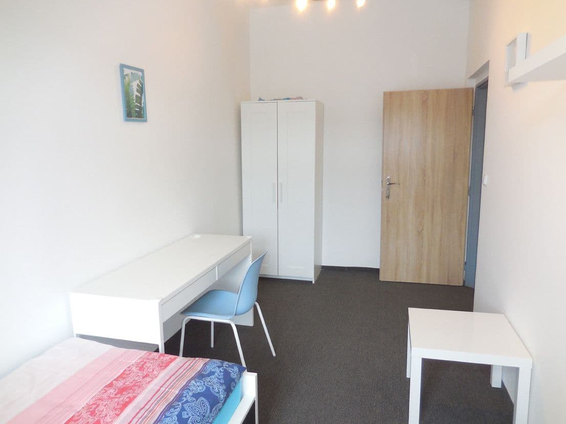 Prenájom bytu 15 m², Českobrodská, Praha, Praha Prenájom bytu 15 m², Českobrodská, Praha, Praha