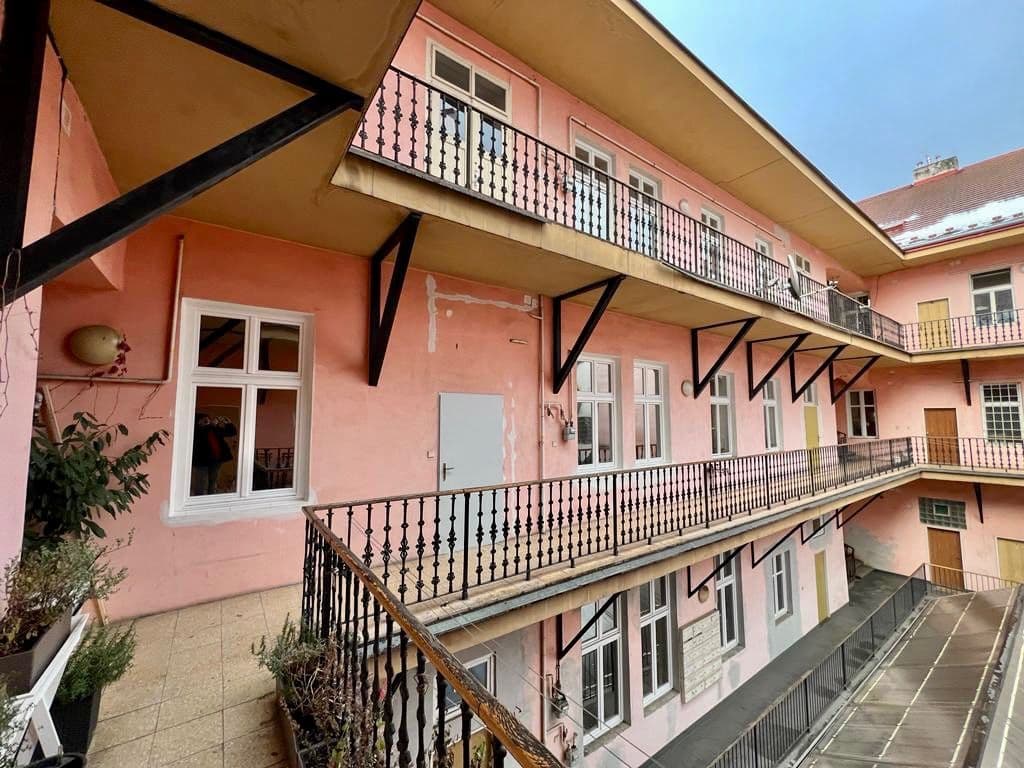 Prenájom bytu 1-izbový 48 m², Štefánikova, Praha, Praha Prenájom bytu 1-izbový 48 m², Štefánikova, Praha, Praha