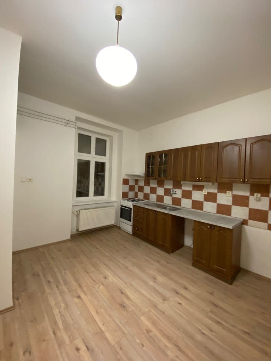 Prenájom bytu 1-izbový 48 m², Štefánikova, Praha, Praha Prenájom bytu 1-izbový 48 m², Štefánikova, Praha, Praha