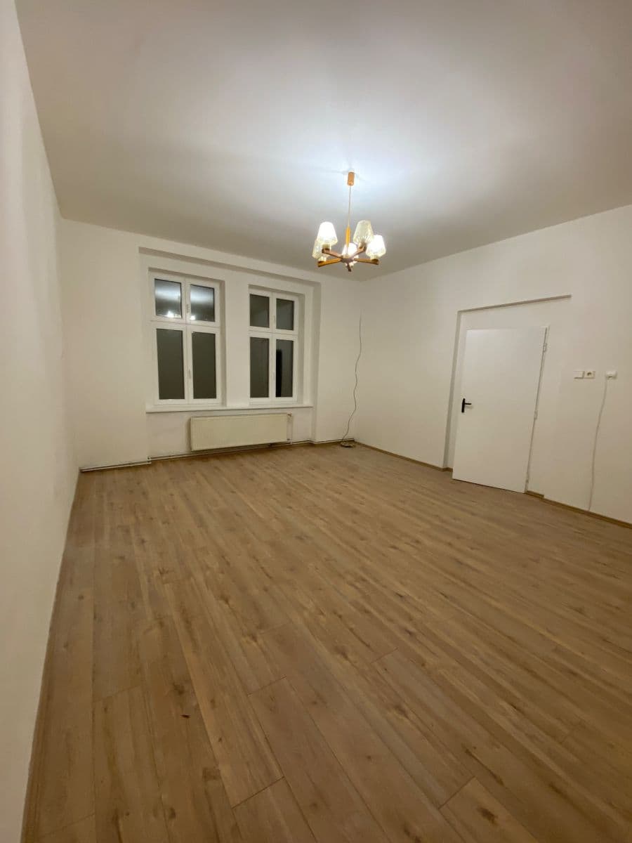 Prenájom bytu 1-izbový 48 m², Štefánikova, Praha, Praha Prenájom bytu 1-izbový 48 m², Štefánikova, Praha, Praha