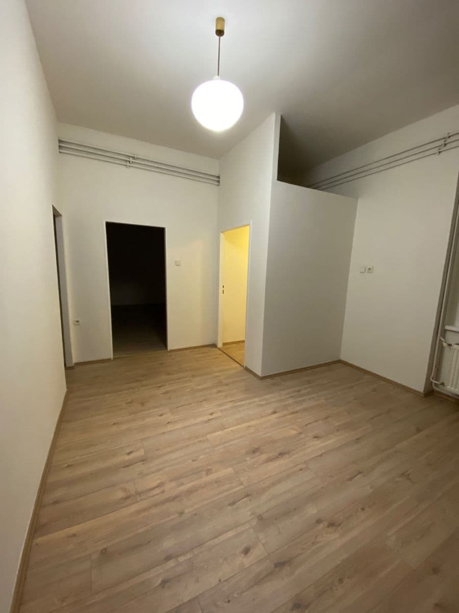 Prenájom bytu 1-izbový 48 m², Štefánikova, Praha, Praha Prenájom bytu 1-izbový 48 m², Štefánikova, Praha, Praha