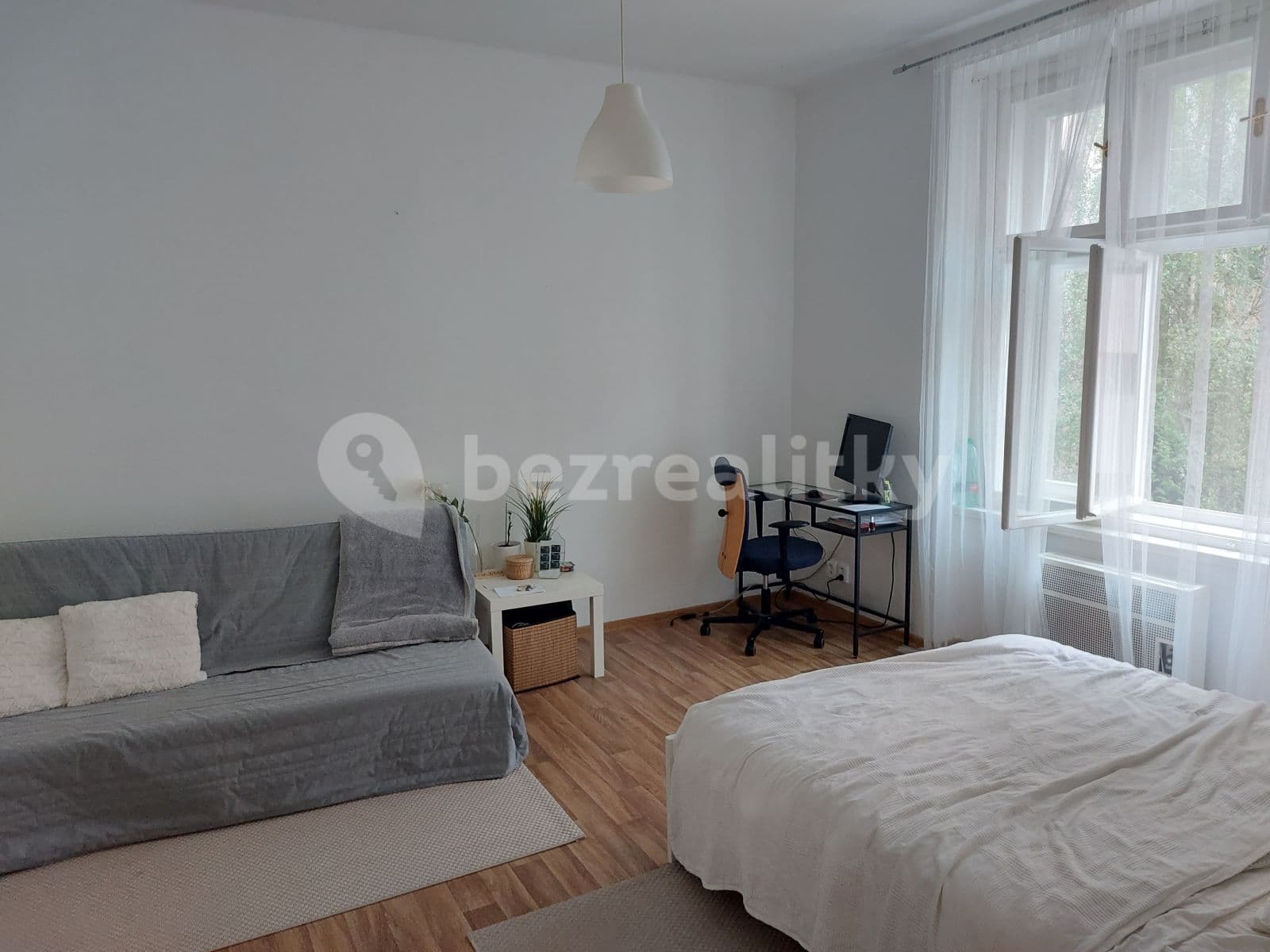Prenájom bytu 1-izbový 34 m², Roháčova, Praha, Praha Prenájom bytu 1-izbový 34 m², Roháčova, Praha, Praha