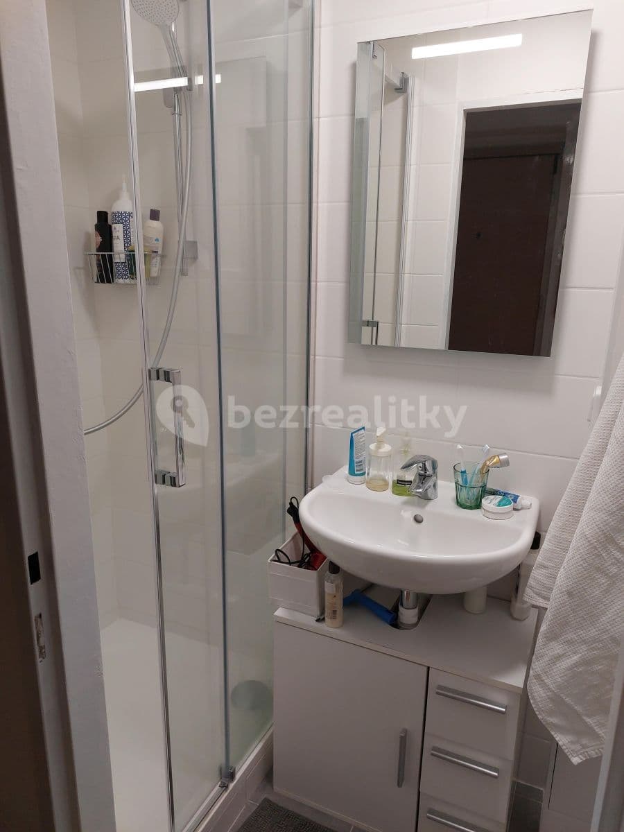Prenájom bytu 1-izbový 34 m², Roháčova, Praha, Praha Prenájom bytu 1-izbový 34 m², Roháčova, Praha, Praha