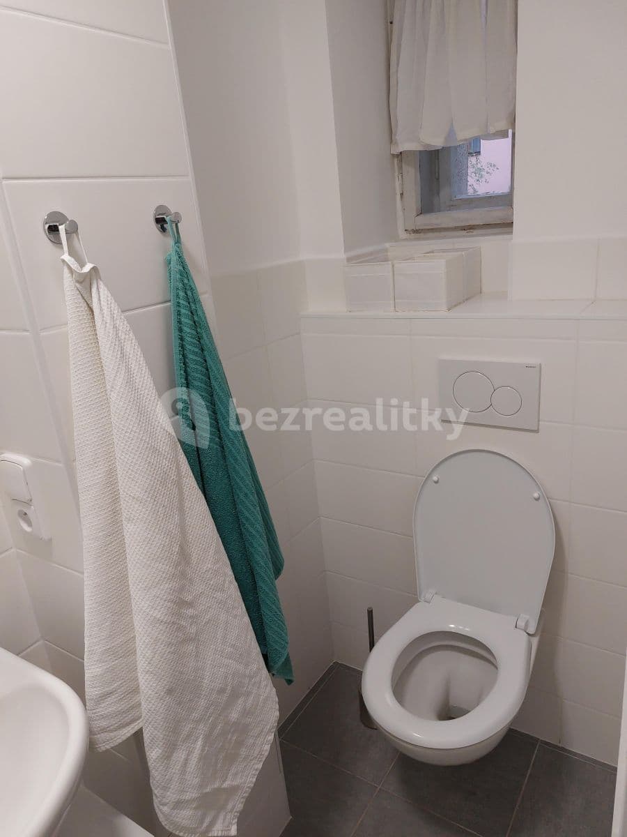 Prenájom bytu 1-izbový 34 m², Roháčova, Praha, Praha Prenájom bytu 1-izbový 34 m², Roháčova, Praha, Praha