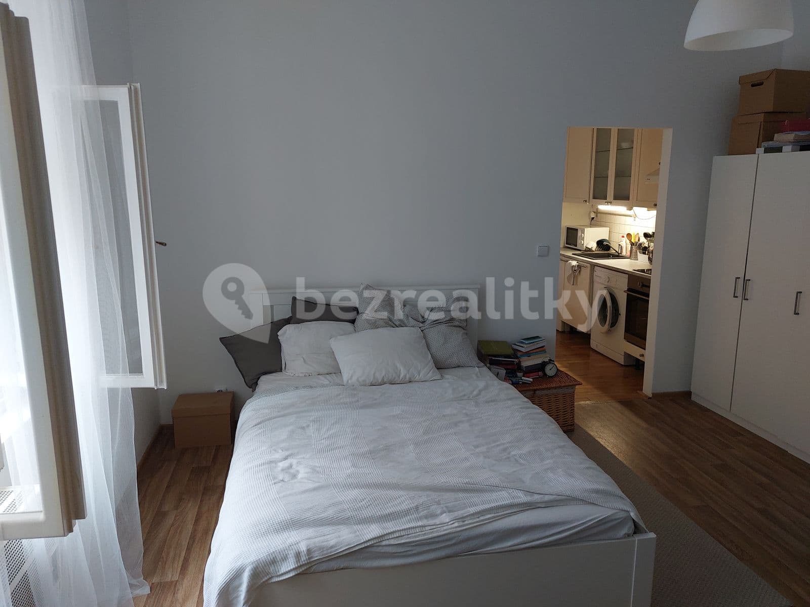 Prenájom bytu 1-izbový 34 m², Roháčova, Praha, Praha Prenájom bytu 1-izbový 34 m², Roháčova, Praha, Praha