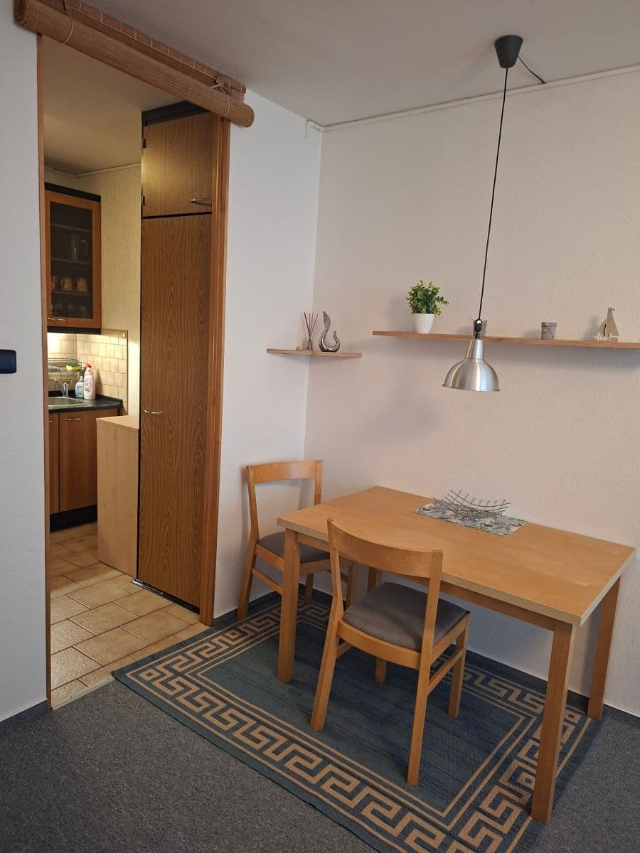 Prenájom bytu 2-izbový 46 m², Donovalská, Praha, Praha Prenájom bytu 2-izbový 46 m², Donovalská, Praha, Praha