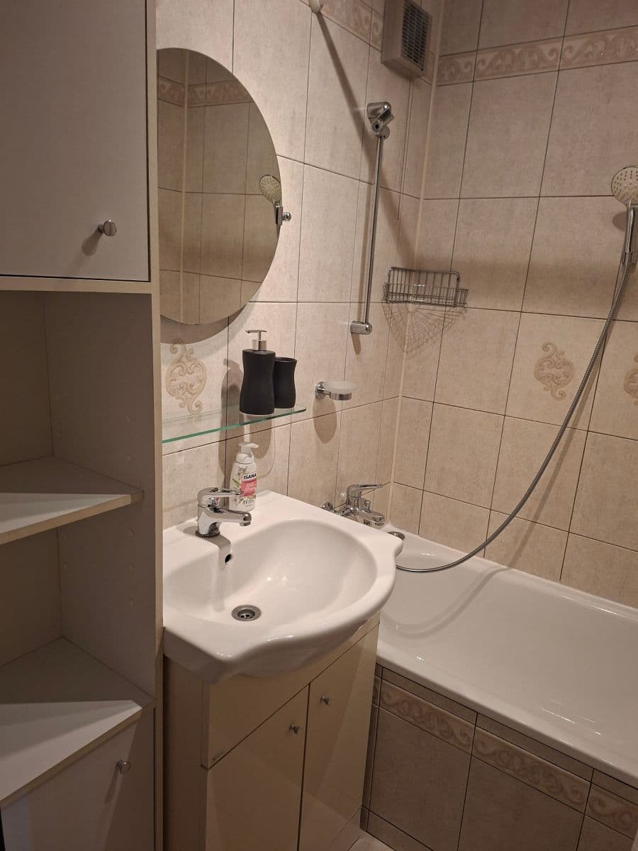 Prenájom bytu 2-izbový 46 m², Donovalská, Praha, Praha Prenájom bytu 2-izbový 46 m², Donovalská, Praha, Praha