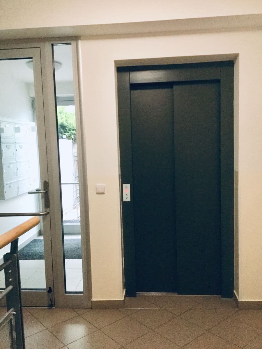 Prenájom bytu 3-izbový 76 m², Jana Přibíka, Praha, Praha Prenájom bytu 3-izbový 76 m², Jana Přibíka, Praha, Praha