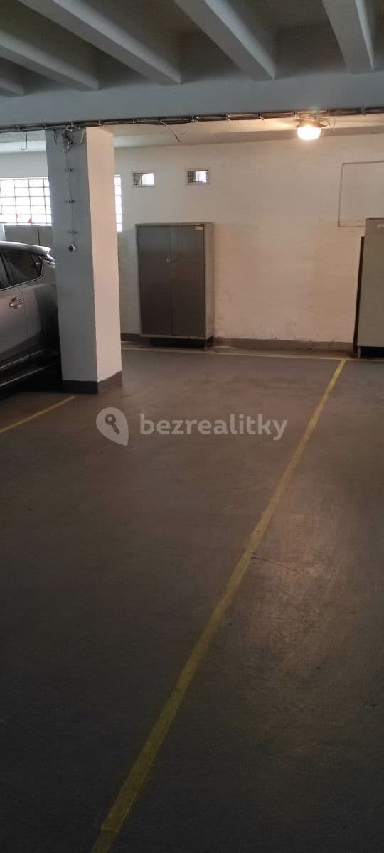 Prenájom garáže 14 m², Adamovská, Praha, Praha Prenájom garáže 14 m², Adamovská, Praha, Praha