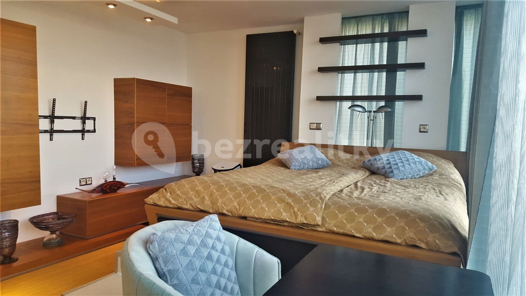 Prenájom bytu 3-izbový 400 m², Merhautova, Brno, Jihomoravský kraj Prenájom bytu 3-izbový 400 m², Merhautova, Brno, Jihomoravský kraj