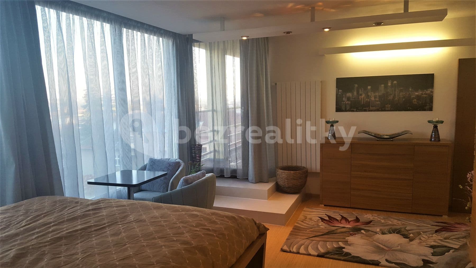 Prenájom bytu 3-izbový 400 m², Merhautova, Brno, Jihomoravský kraj Prenájom bytu 3-izbový 400 m², Merhautova, Brno, Jihomoravský kraj