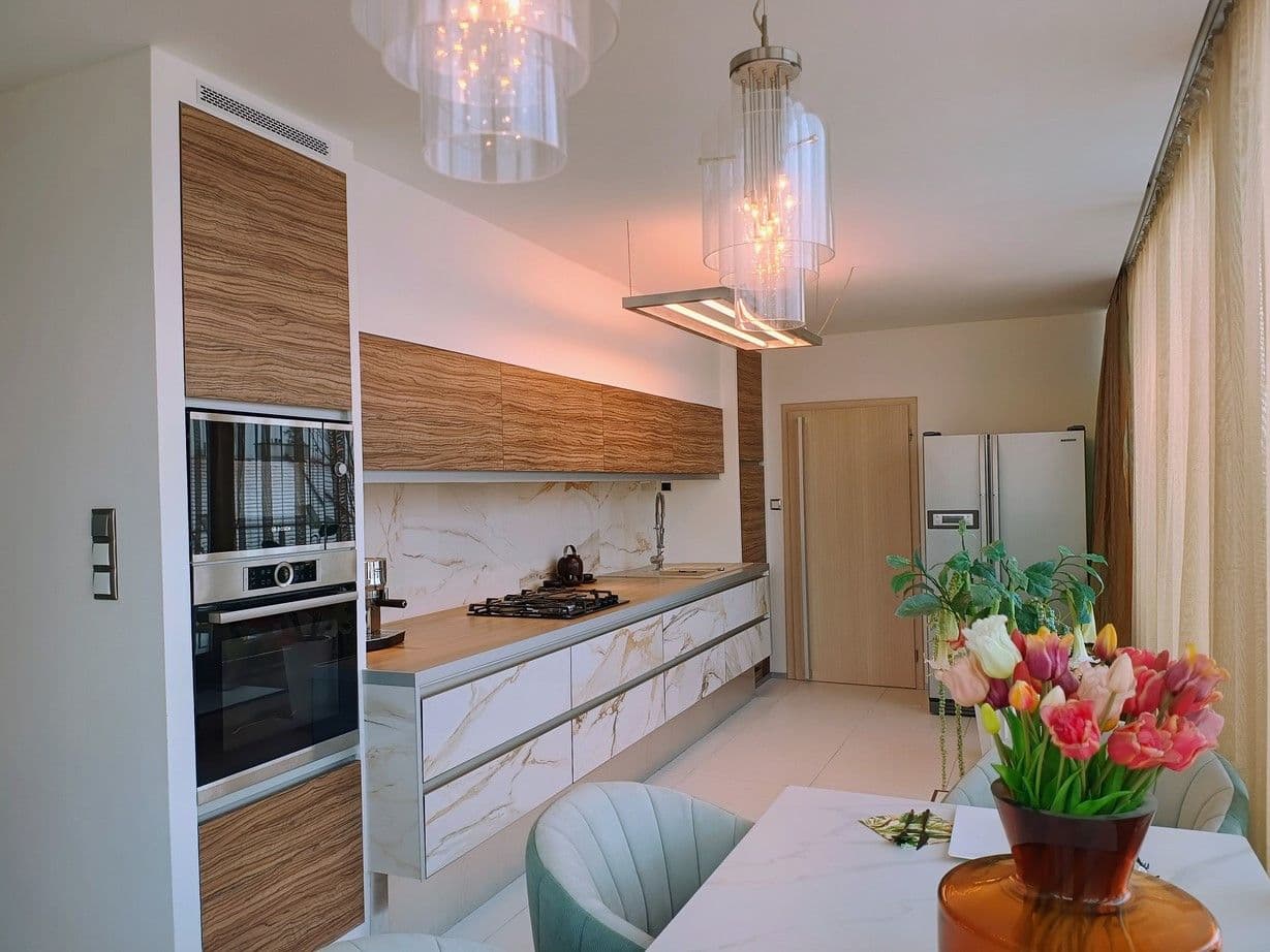 Prenájom bytu 3-izbový 400 m², Merhautova, Brno, Jihomoravský kraj Prenájom bytu 3-izbový 400 m², Merhautova, Brno, Jihomoravský kraj