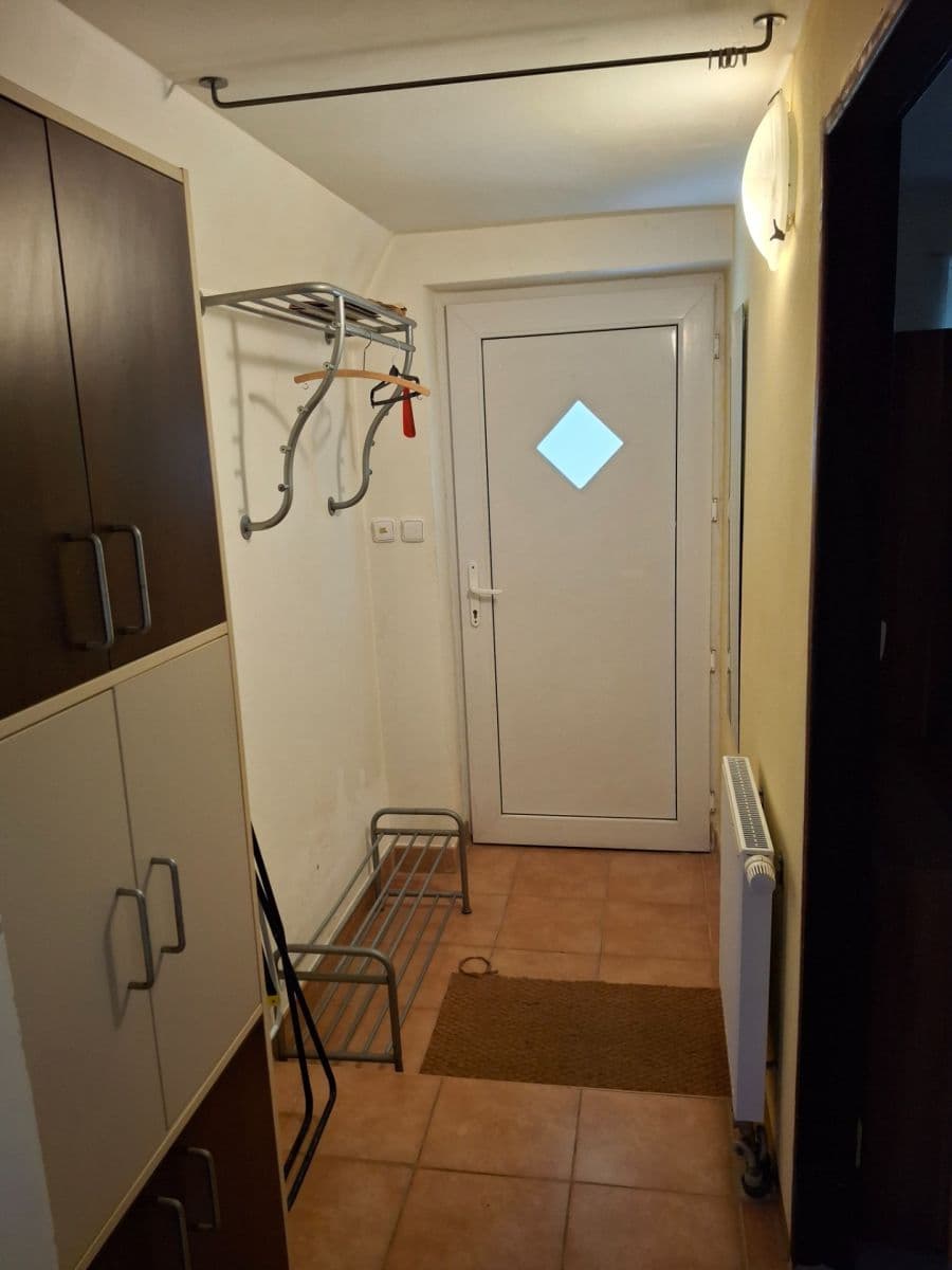 Prenájom bytu 3-izbový 75 m², Lipí, Praha, Praha Prenájom bytu 3-izbový 75 m², Lipí, Praha, Praha