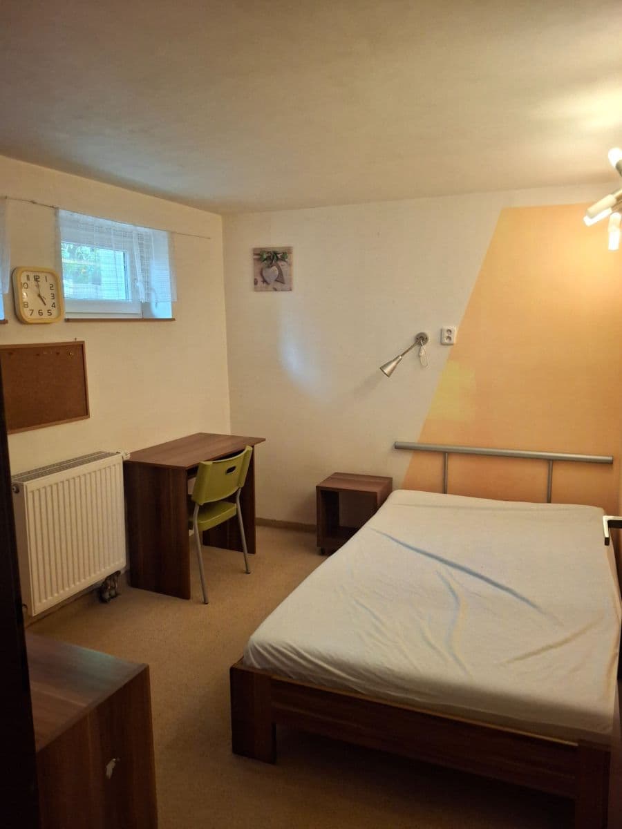 Prenájom bytu 3-izbový 75 m², Lipí, Praha, Praha Prenájom bytu 3-izbový 75 m², Lipí, Praha, Praha