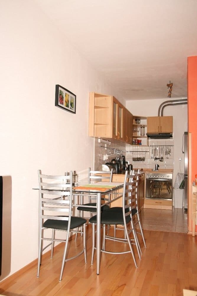 Prenájom bytu 2-izbový 45 m², Hořelické náměstí, Rudná, Středočeský kraj Prenájom bytu 2-izbový 45 m², Hořelické náměstí, Rudná, Středočeský kraj