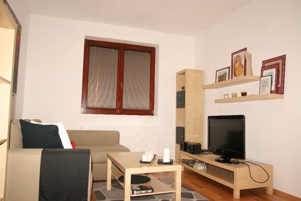 Prenájom bytu 2-izbový 45 m², Hořelické náměstí, Rudná, Středočeský kraj Prenájom bytu 2-izbový 45 m², Hořelické náměstí, Rudná, Středočeský kraj