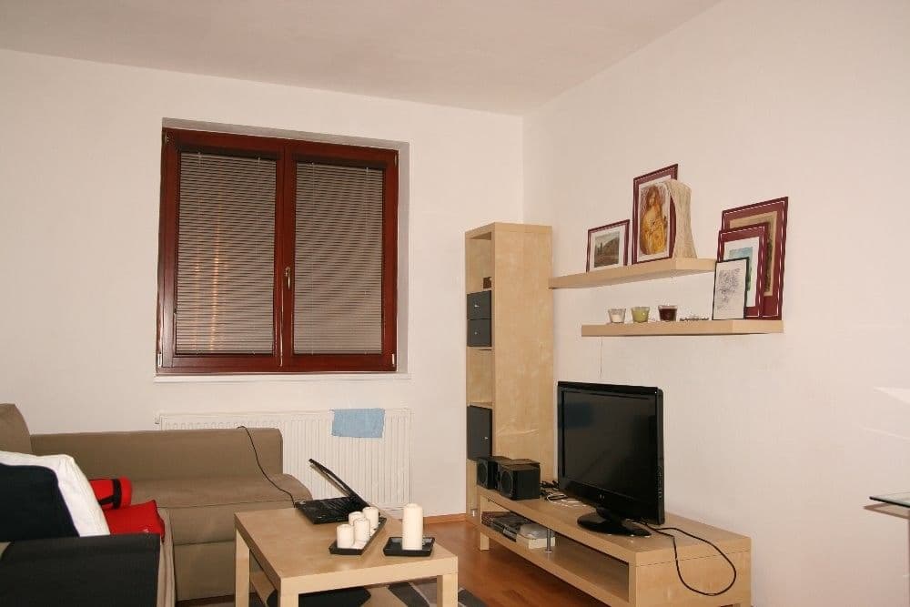 Prenájom bytu 2-izbový 45 m², Hořelické náměstí, Rudná, Středočeský kraj Prenájom bytu 2-izbový 45 m², Hořelické náměstí, Rudná, Středočeský kraj