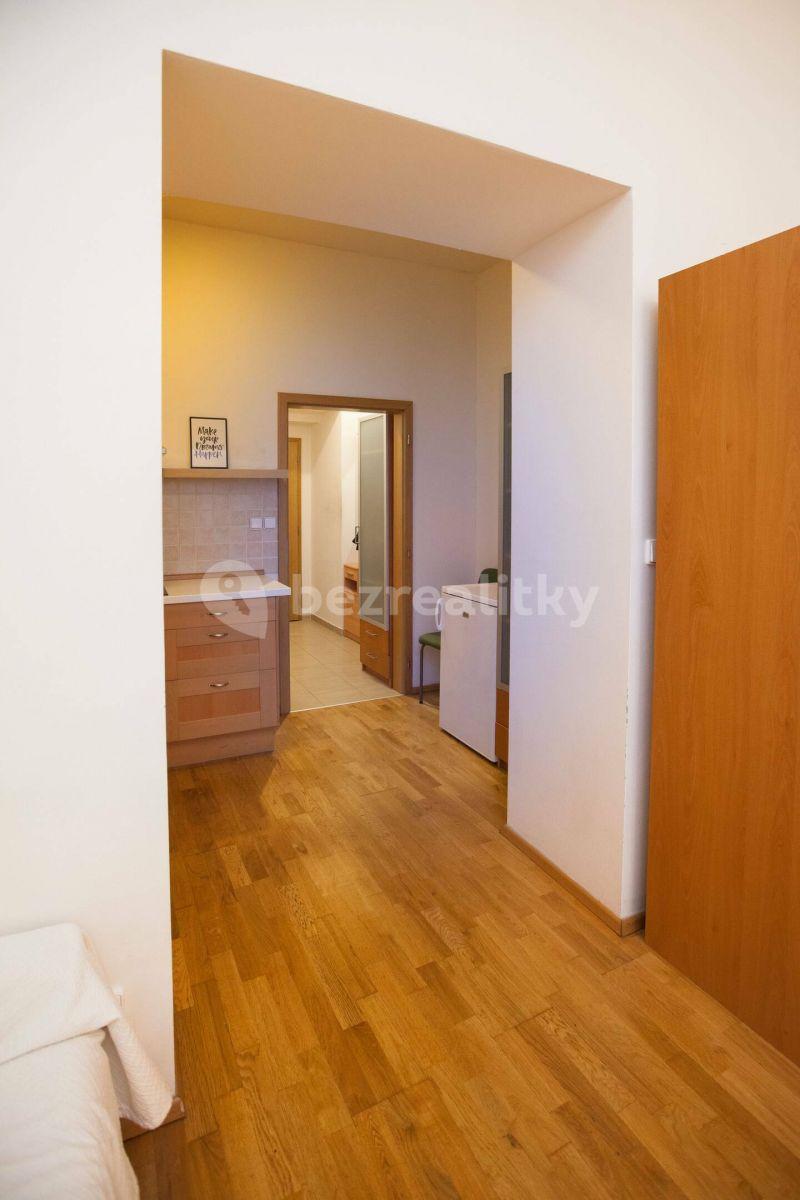 Prenájom bytu 1-izbový 33 m², Táboritská, Praha, Praha
