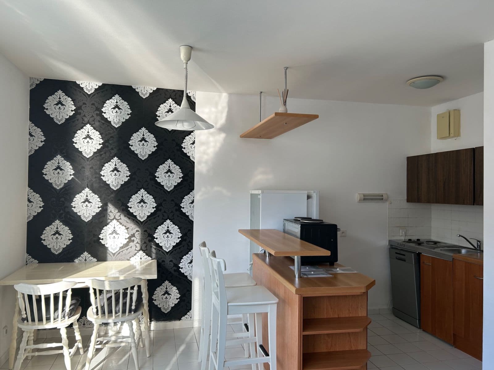 Prenájom bytu 1-izbový 42 m², bratří Dohalských, Praha, Praha Prenájom bytu 1-izbový 42 m², bratří Dohalských, Praha, Praha